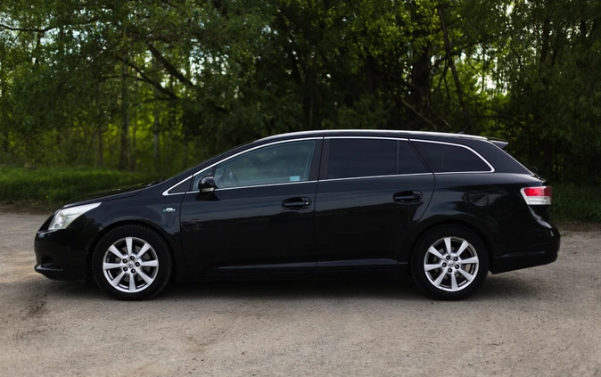 Toyota Avensis cena 22900 przebieg: 296000, rok produkcji 2010 z Kobyłka małe 352